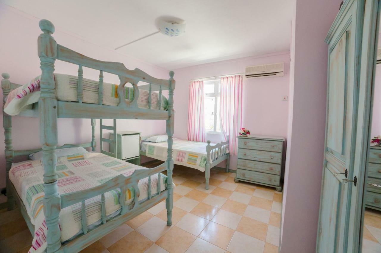 בלו ביי Villa Bella Charming Beachfront Guesthouse מראה חיצוני תמונה