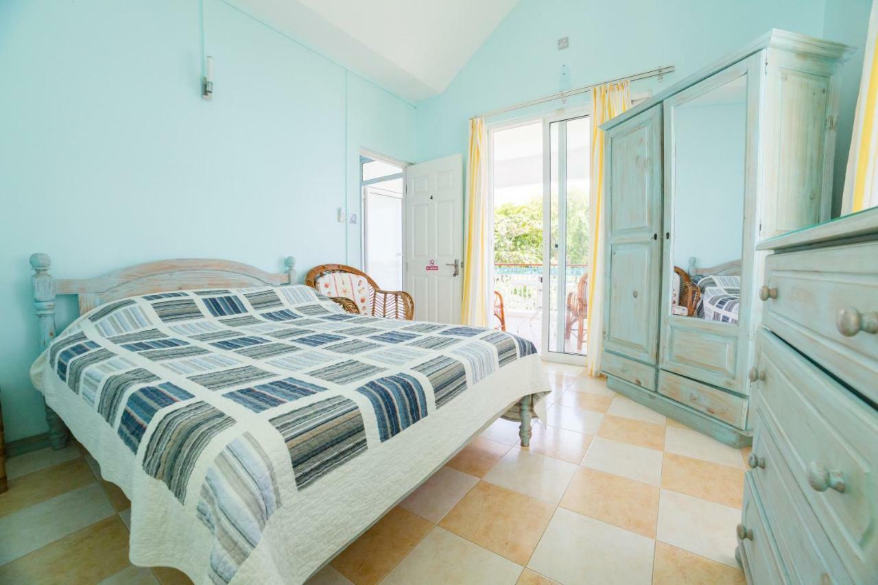 בלו ביי Villa Bella Charming Beachfront Guesthouse מראה חיצוני תמונה