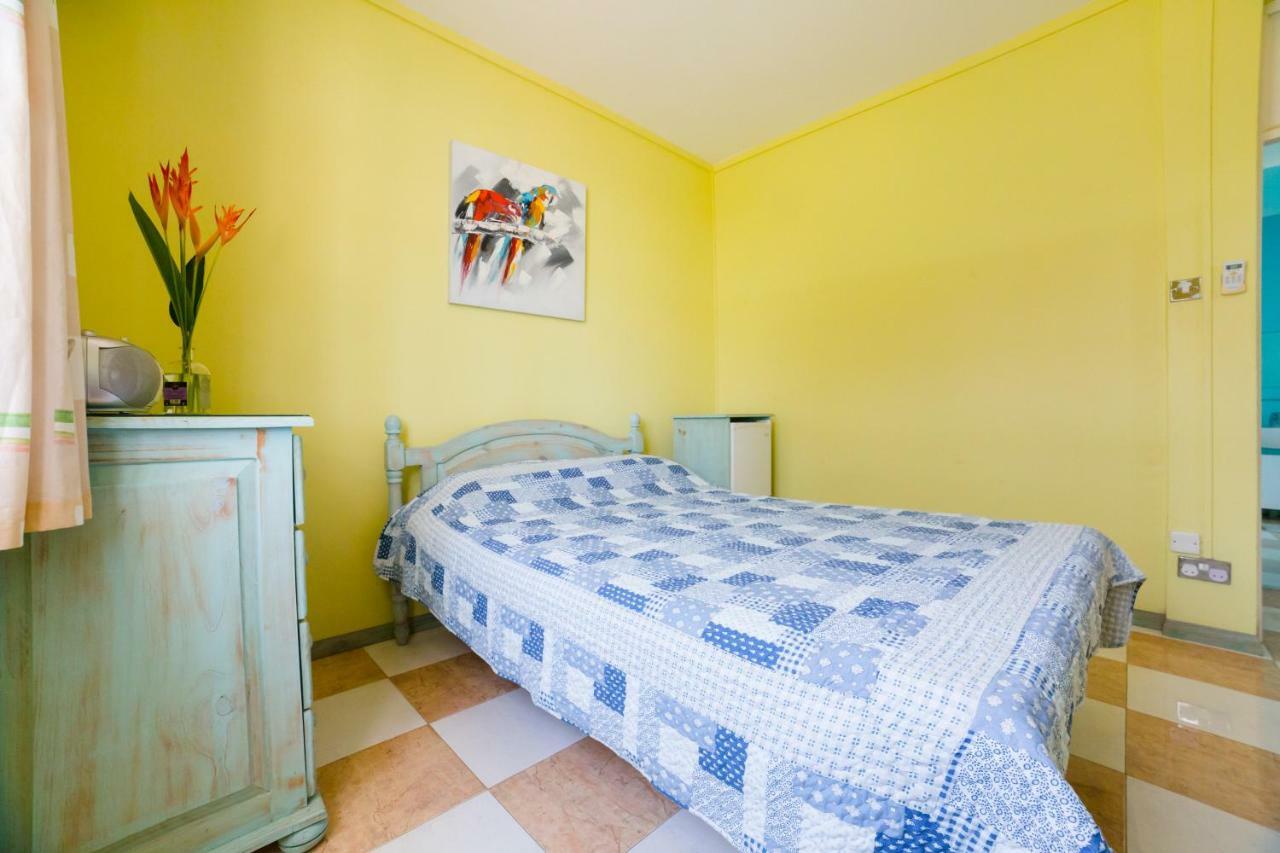 בלו ביי Villa Bella Charming Beachfront Guesthouse מראה חיצוני תמונה