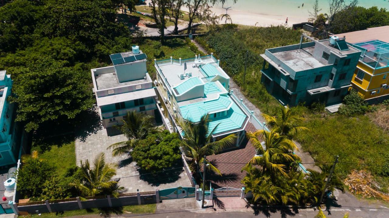 בלו ביי Villa Bella Charming Beachfront Guesthouse מראה חיצוני תמונה