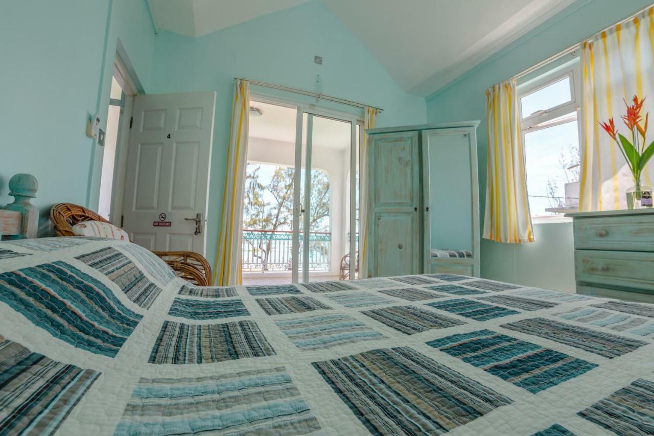 בלו ביי Villa Bella Charming Beachfront Guesthouse מראה חיצוני תמונה