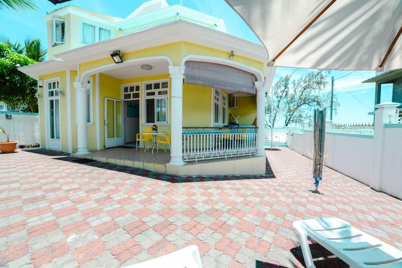 בלו ביי Villa Bella Charming Beachfront Guesthouse מראה חיצוני תמונה