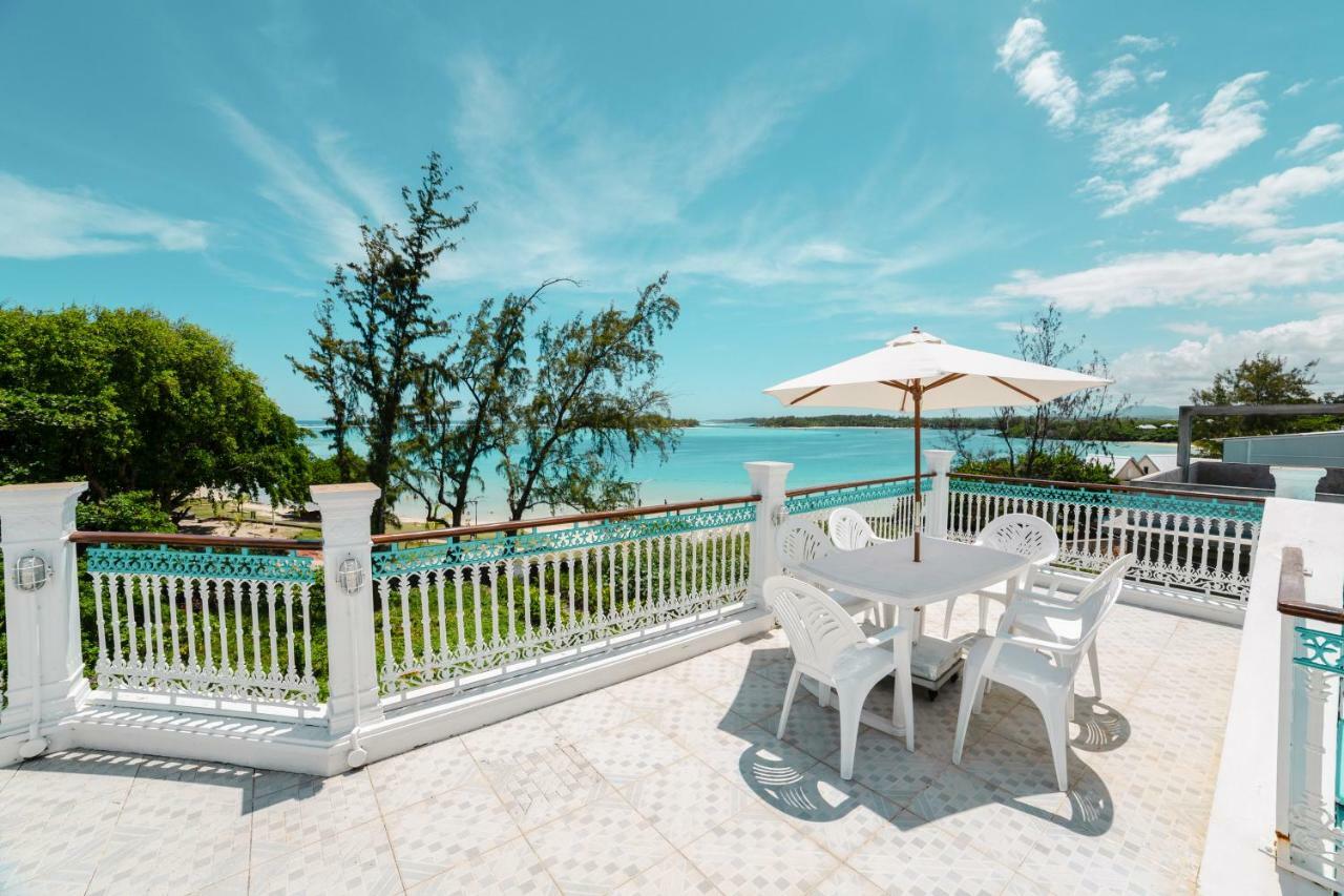 בלו ביי Villa Bella Charming Beachfront Guesthouse מראה חיצוני תמונה